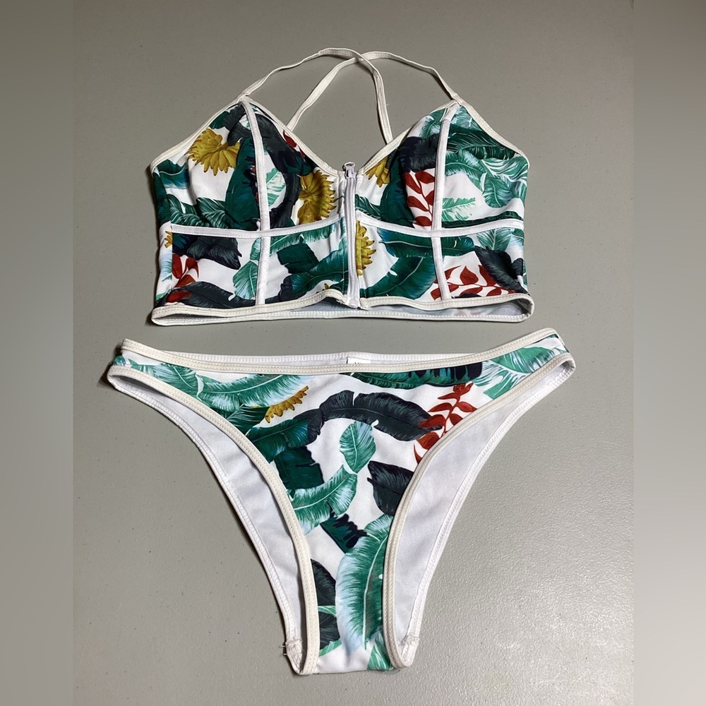 NWOT Front Zip Cropped Leaf And Flowers Tankini And Bottoms Size XL